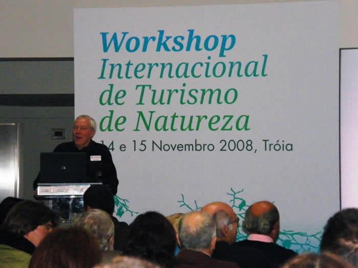 Chris Durdin speaking at Tróia