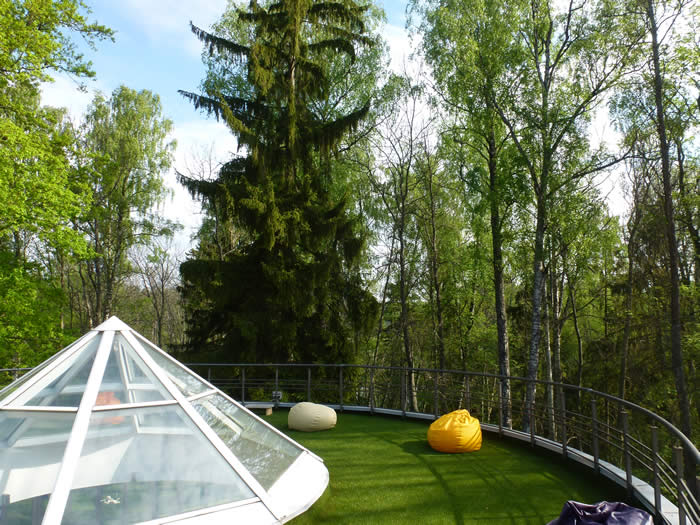 Hotel Valguma Pasaule breakfast room roof